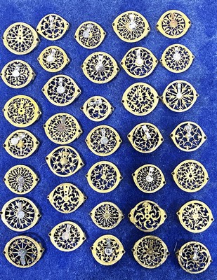 [HORLOGERIE] - ENSEMBLE D'ENVIRON CINQ CENT...